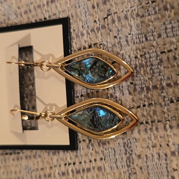 NAPIER BRAND WOMENS FASHION JEWELRY PENDANT NECKLACE & MATCHING DANGLE EARRINGS - Picture 11 of 12